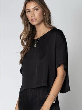 Women's Black Relaxed Boxy Short Sleeve Tunic Top